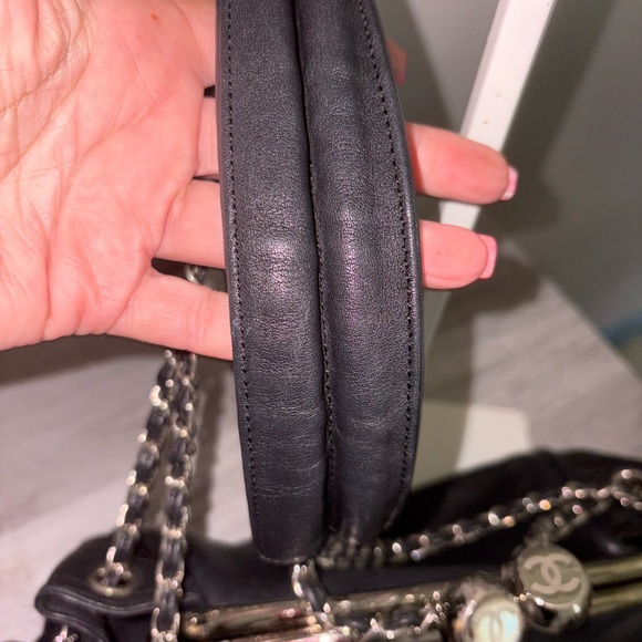 Vintage c c PLK Kiss Lock Black Leather Shoulder Bag with Chain Detail - Picture 5 of 5